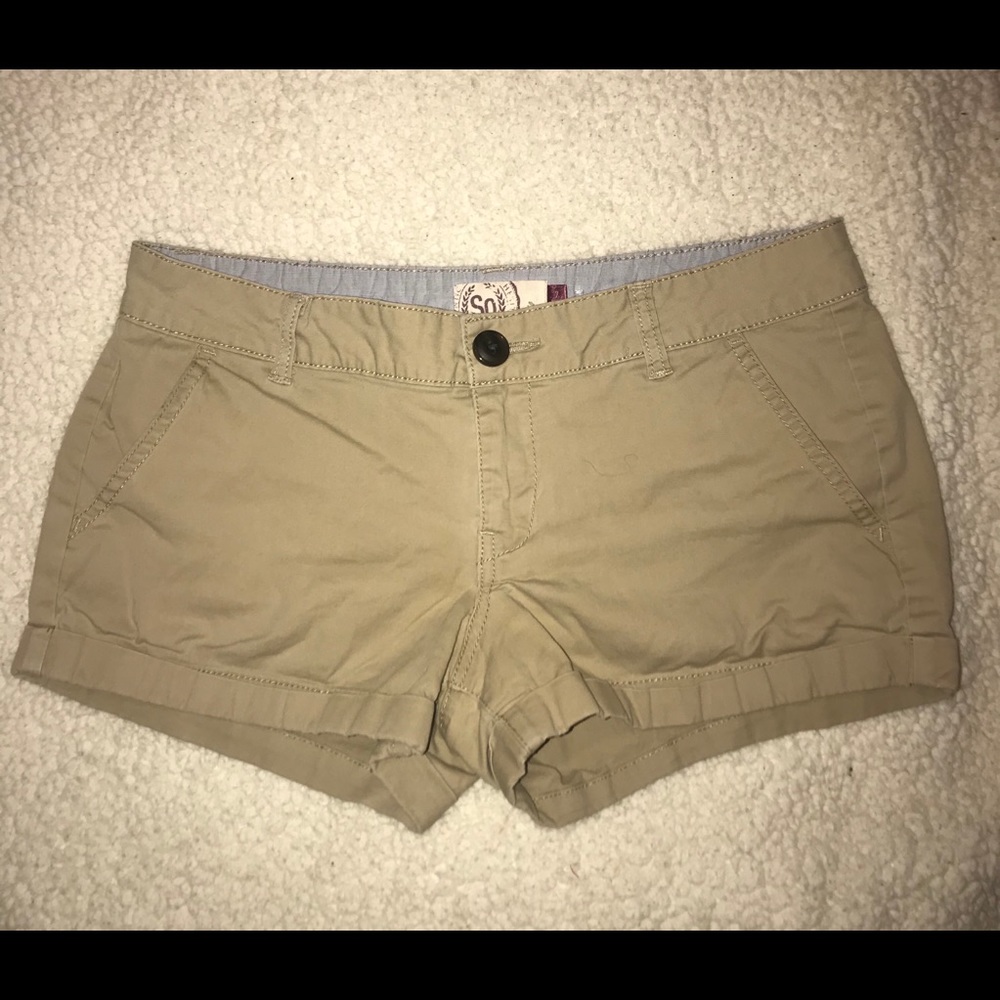 Women’s short khaki shorts